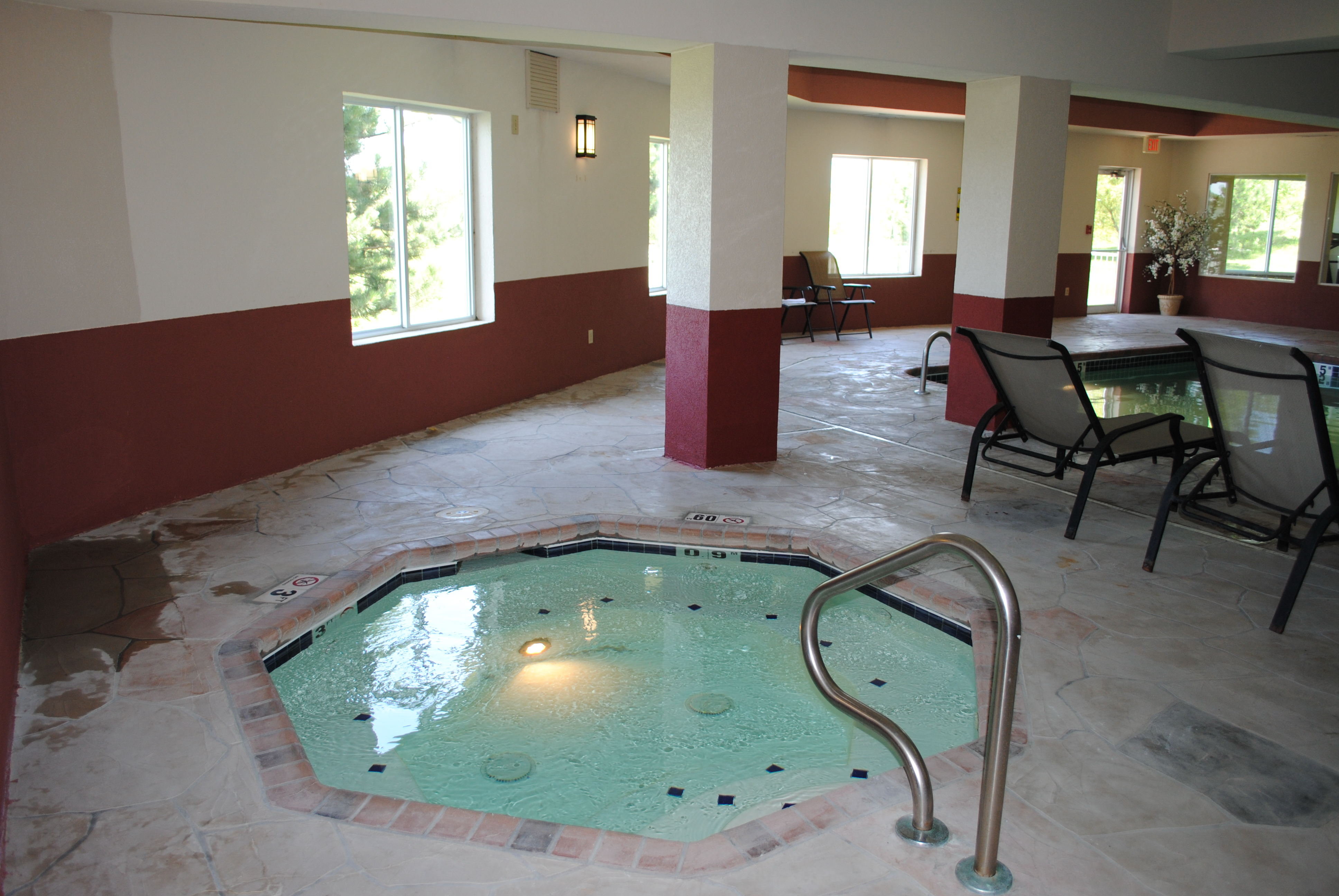 Holiday Inn Express Boonville 30/50