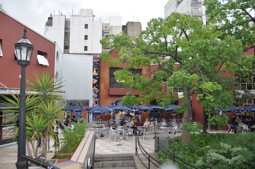 Europlaza Hotel & Suites 32/36