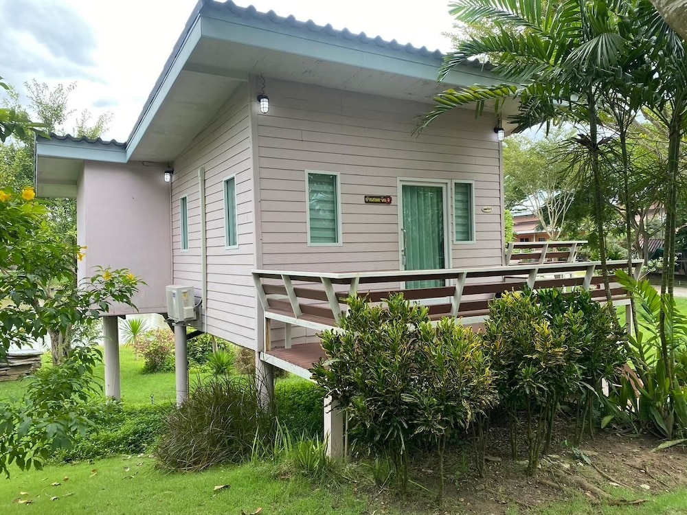 Timberland And Fruit Resort 4/50