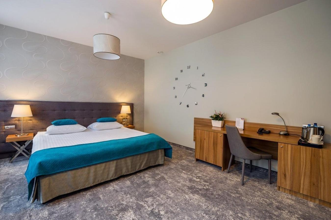 Deluxe, Suite, King Bed, Sofa