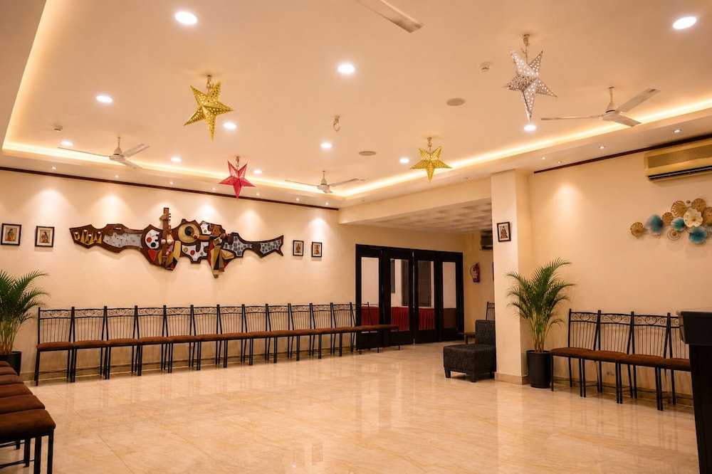 Central Hotel 8/62
