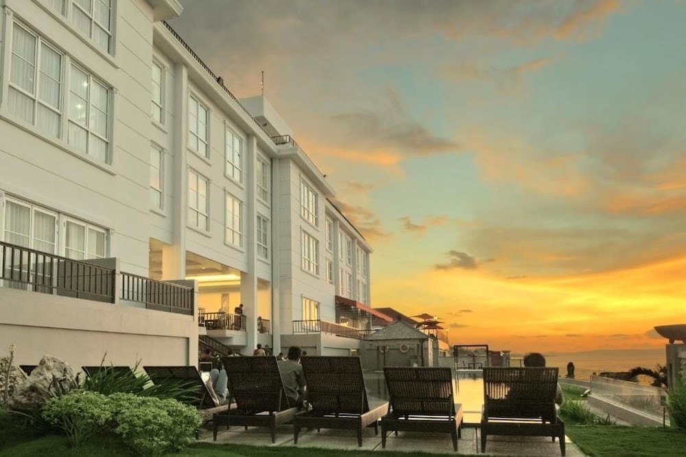 Hotel On The Rock 25/61