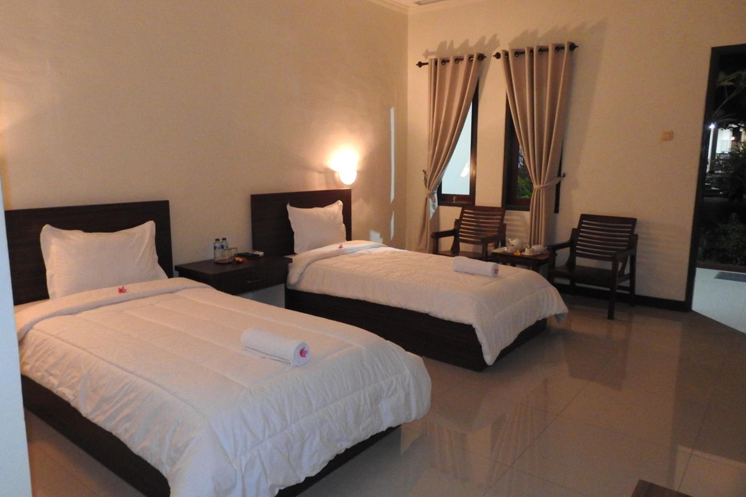 غرفة قياسية بسرير مزدوج، D' Batur Hotel 4/10