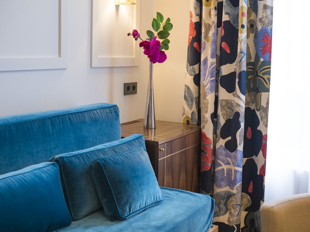 Regents Garden Hotel 24/50