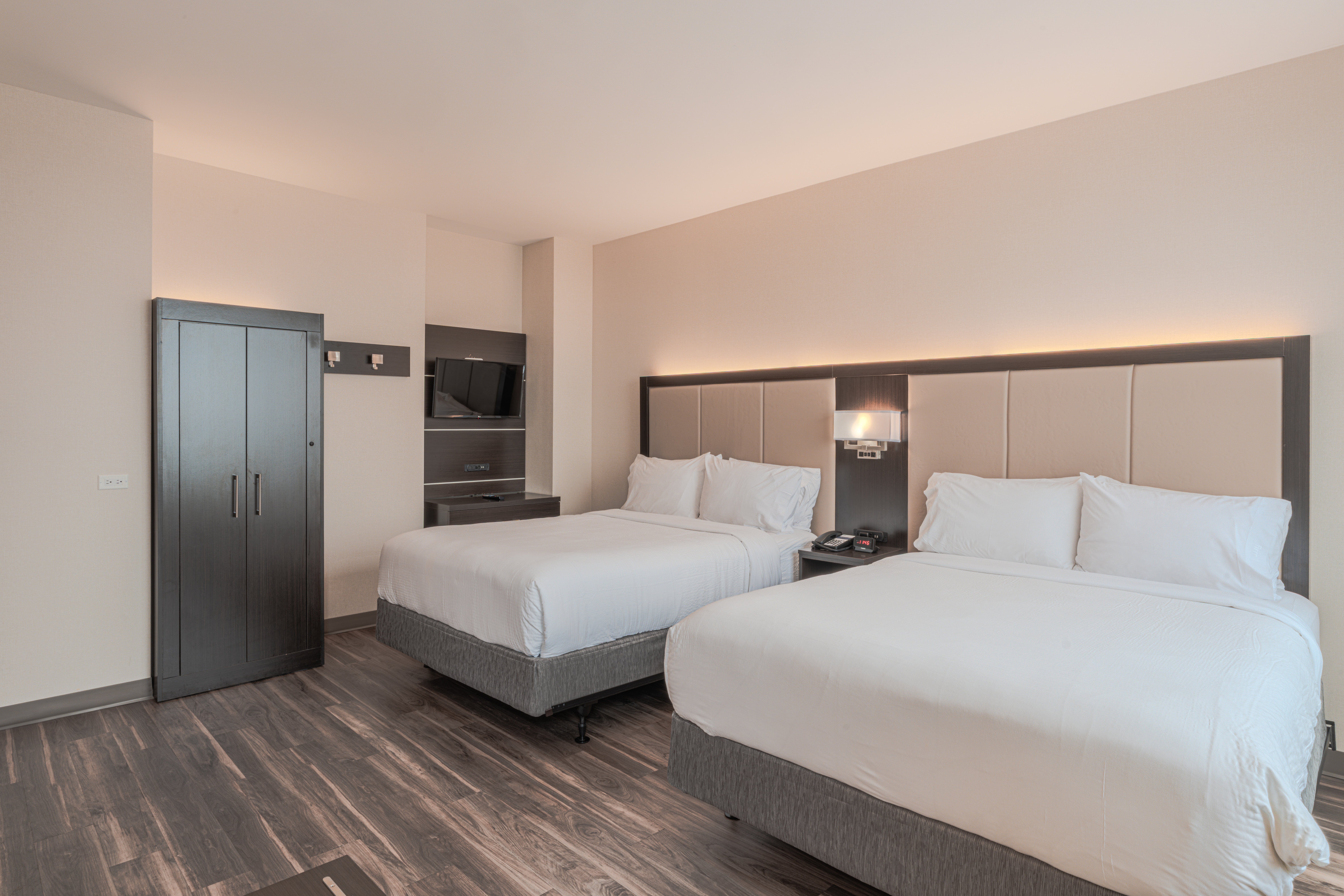Standard, 2 Queen Beds, Bridge View