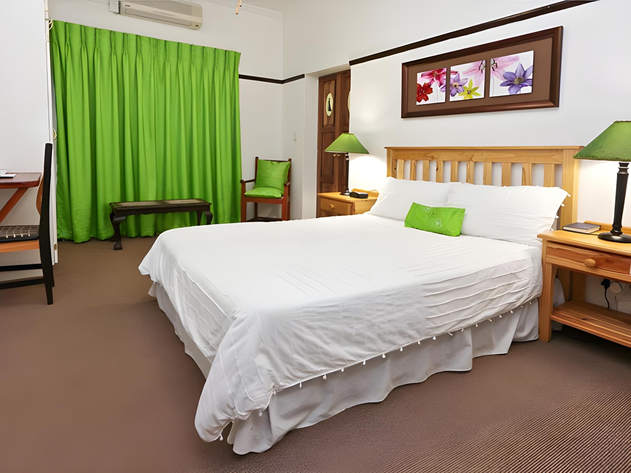 Best Little Guest House (Beit Shalom) 3/11
