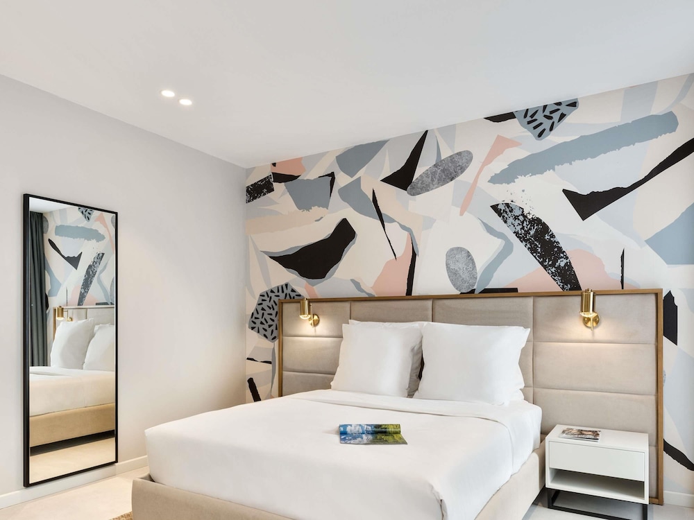 Mercure Tirana 21/73