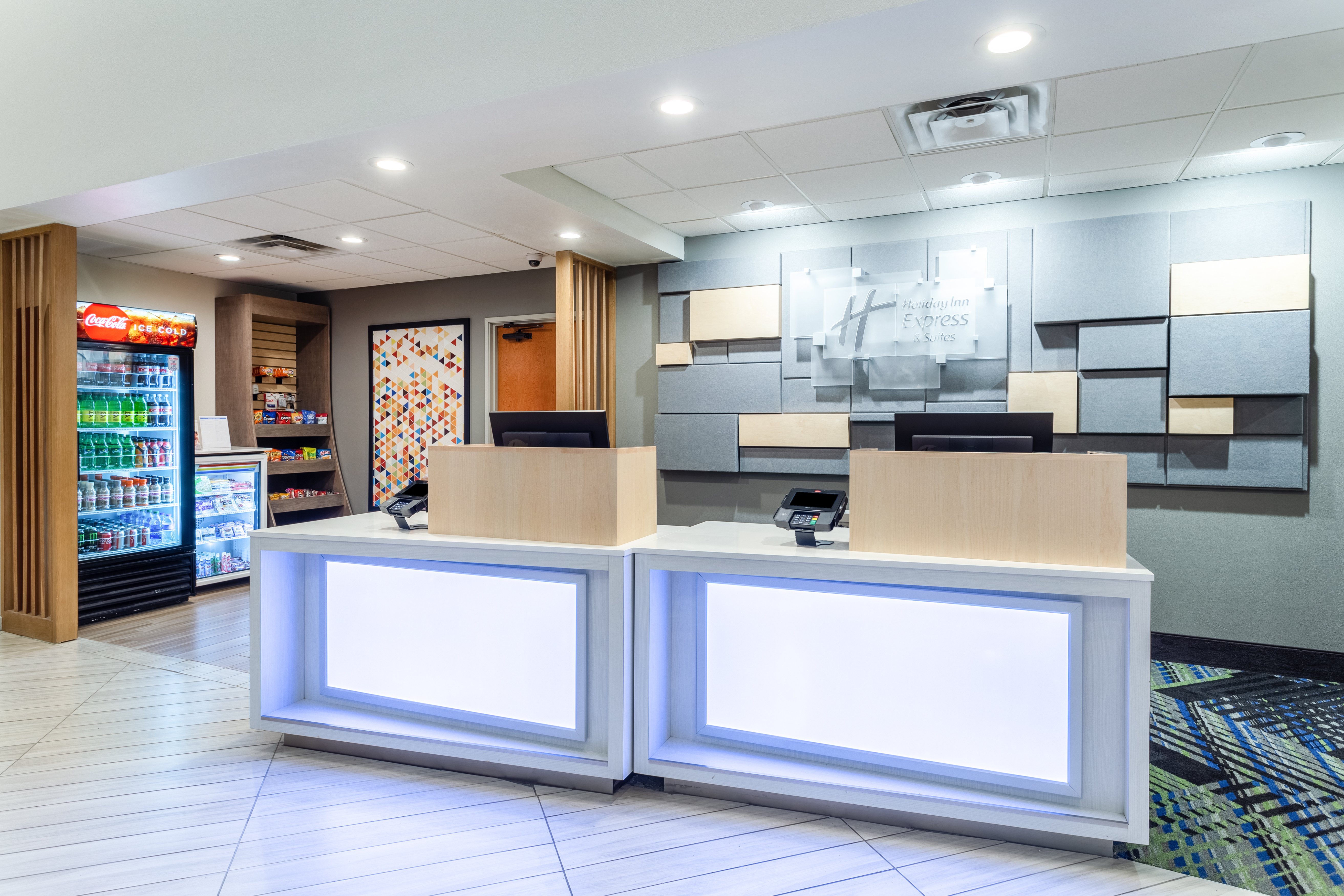 Holiday Inn Express And Suites Cedar Falls Waterloo 3/23