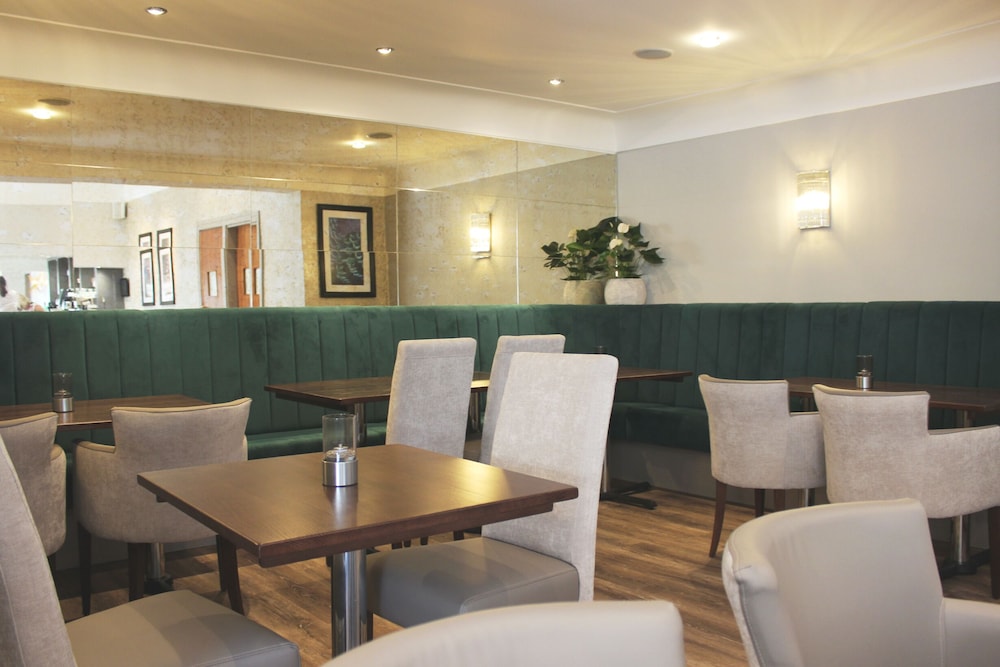 Rufford Arms Hotel 53/74