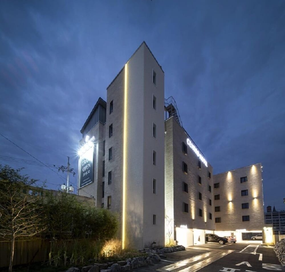 Centro Tourist Hotel 2/50