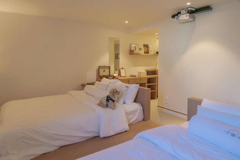 Party, Spa, Premier, 2 Queen Beds, Pet Friendly