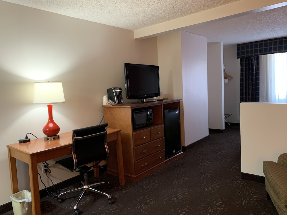 Ramada by Wyndham Santa Fe 30/36