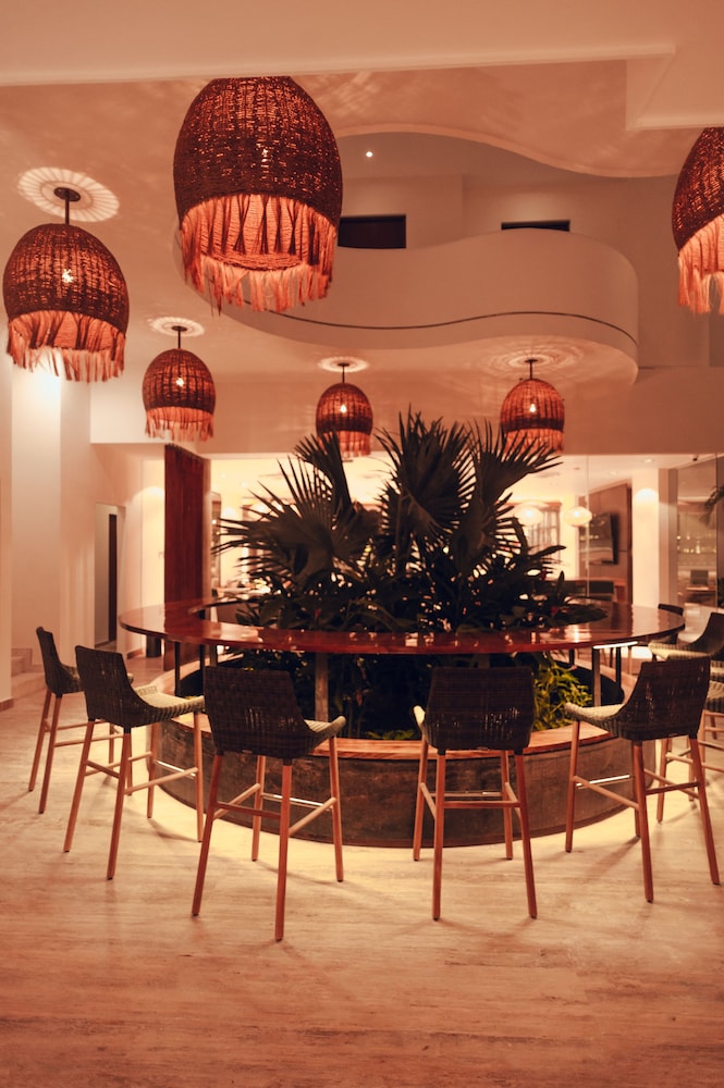 Antera Hotel and Residences 55/66