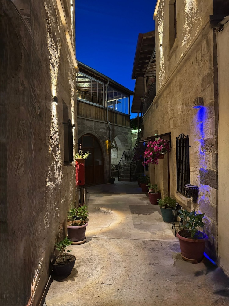 Cave Art Hotel 37/50