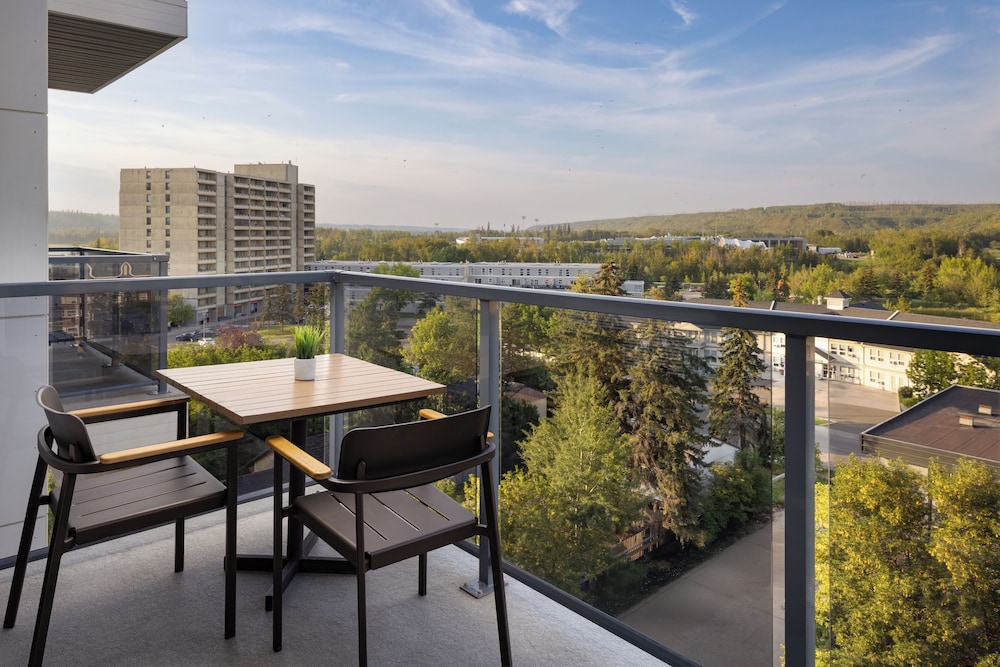 Pomeroy Hotel Fort McMurray 39/50