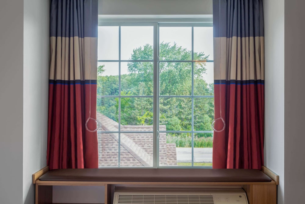 Microtel Inn & Suites by Wyndham Amsterdam 23/61