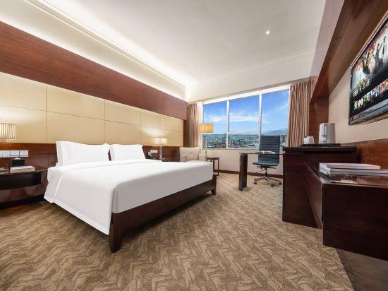 Room, Queen Bed, City View