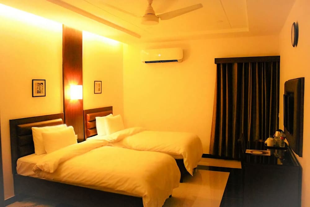 Room at Hotel One Dera Ghazi Khan, DERA GHAZI KHAN
