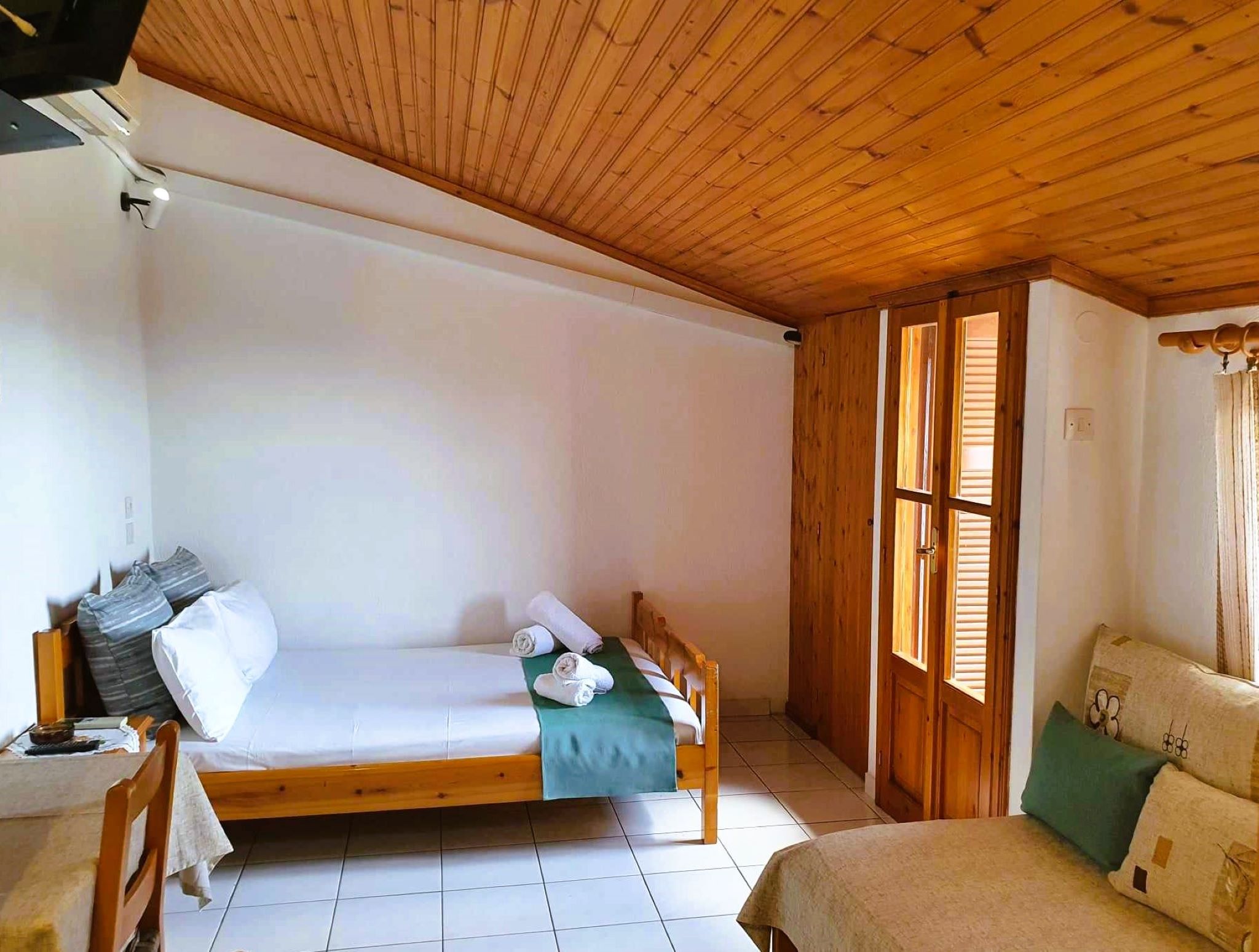 STUDIO, SEA VIEW