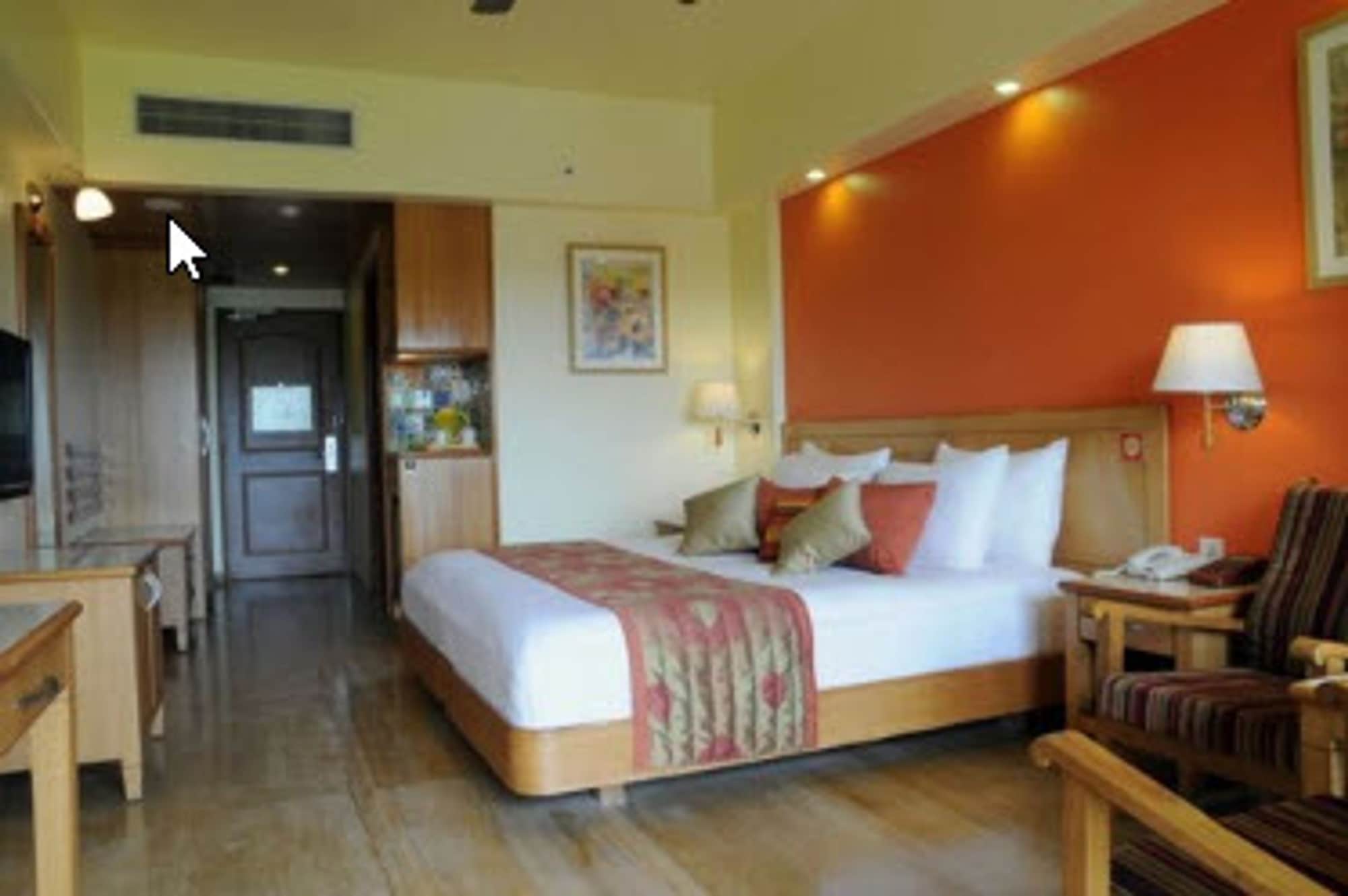 Signature, Regina, Suite, Queen Bed