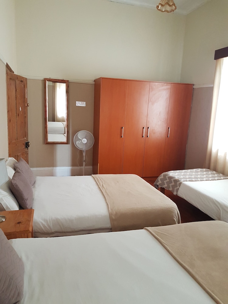 Oasis Shanti Backpackers 12/49