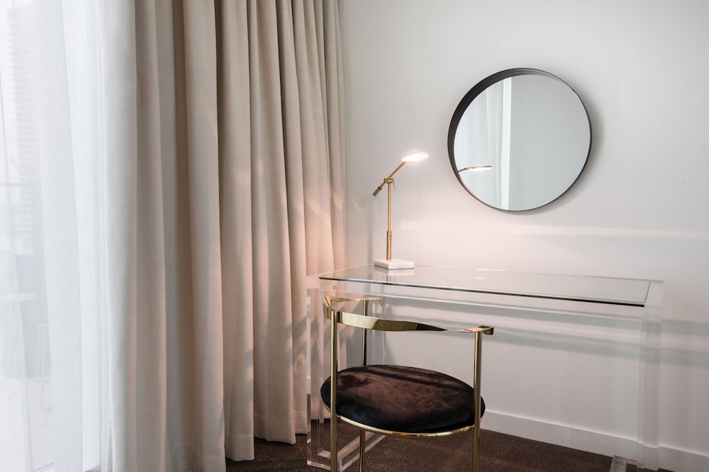 The Laura Hotel, Houston Downtown, Autograph Collection 27/73