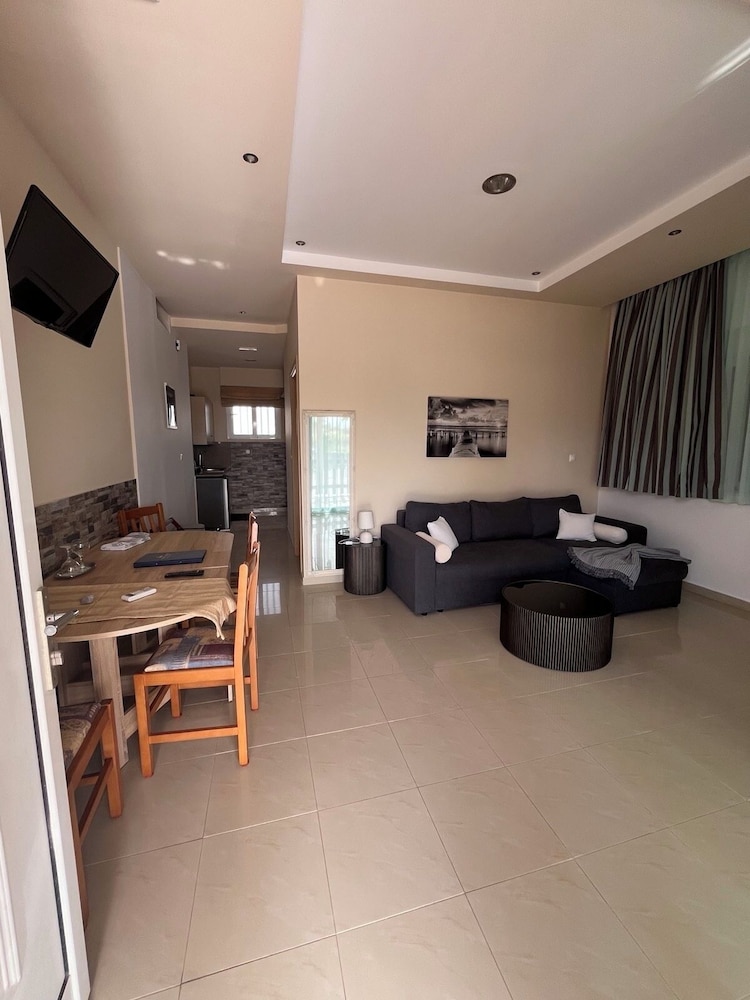 Vlycha Beach Studios & Apartments 49/71