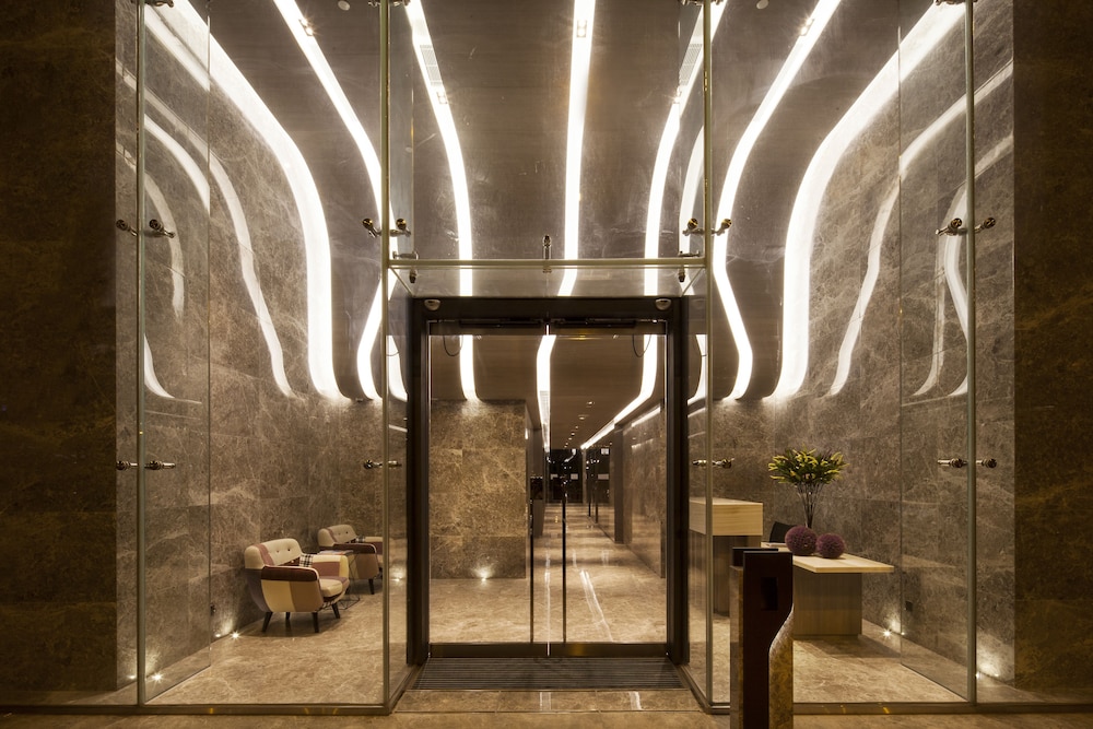 CM+ Hotels and Serviced Apartments 3/44