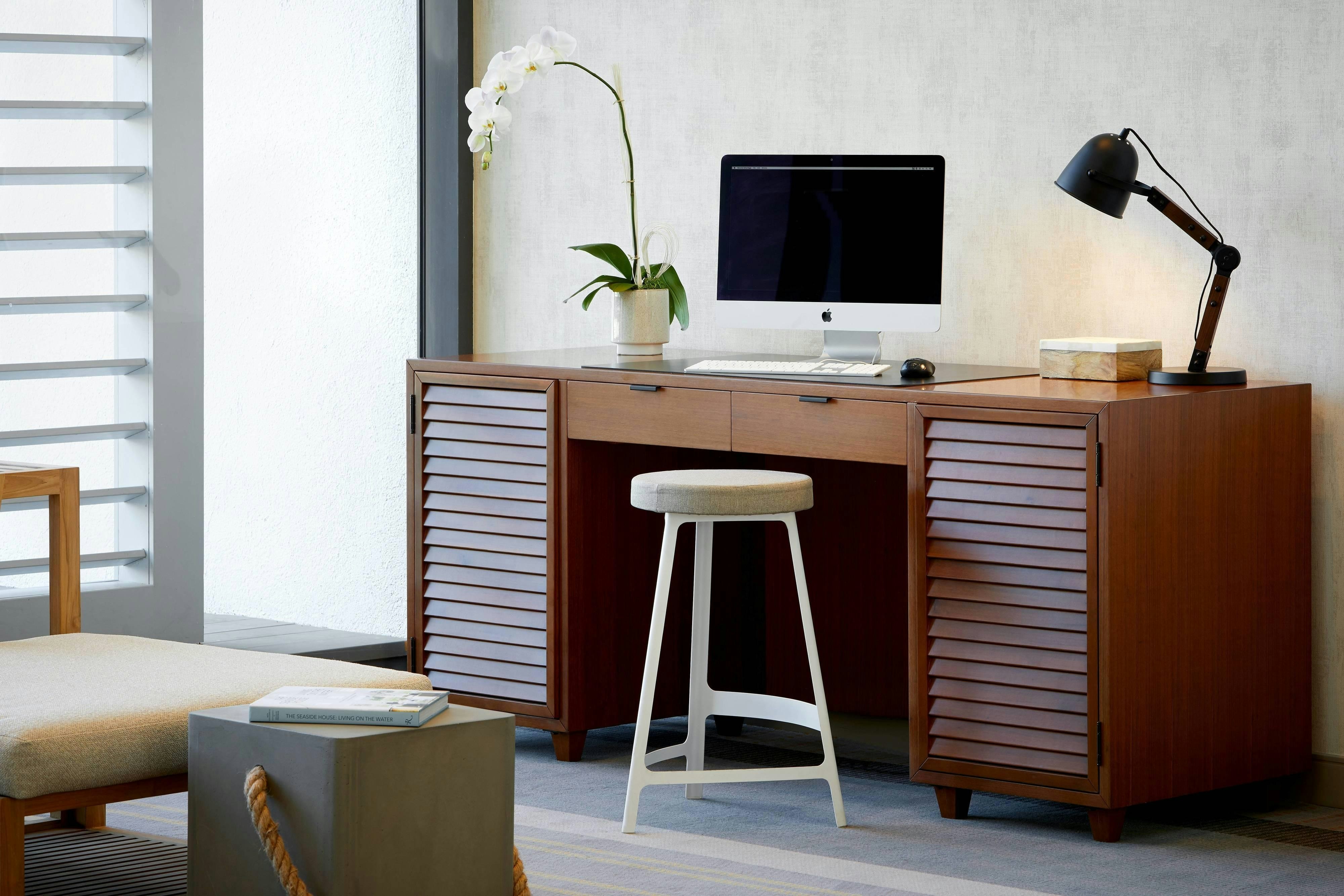 Westdrift Manhattan Beach, Autograph Collection 40/43