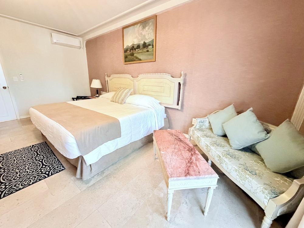 Gran Hotel Alameda 23/65