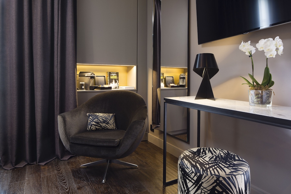 Le 10 Bis Hotel 44/65
