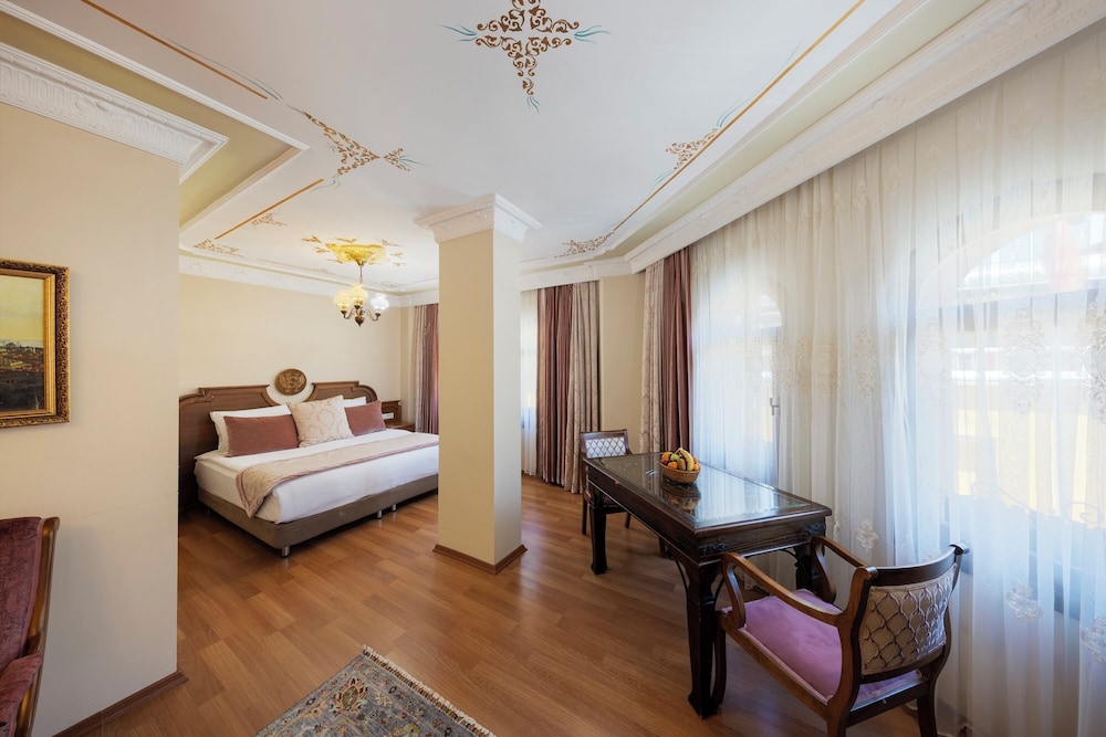 Seven Hills Hotel 24/65