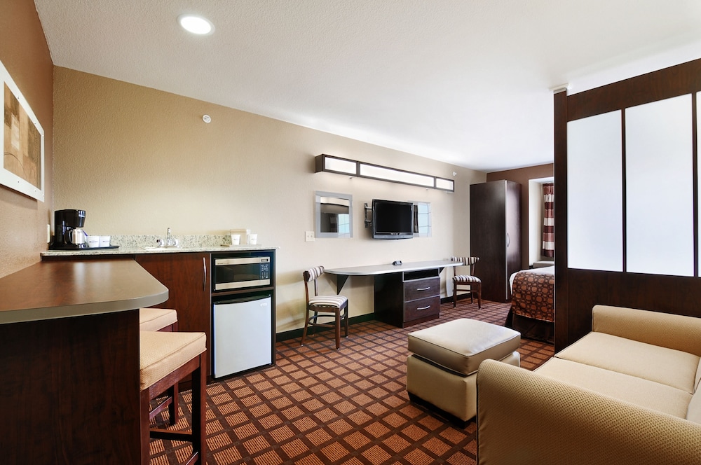 Microtel Inn And Suites Austin 22/38