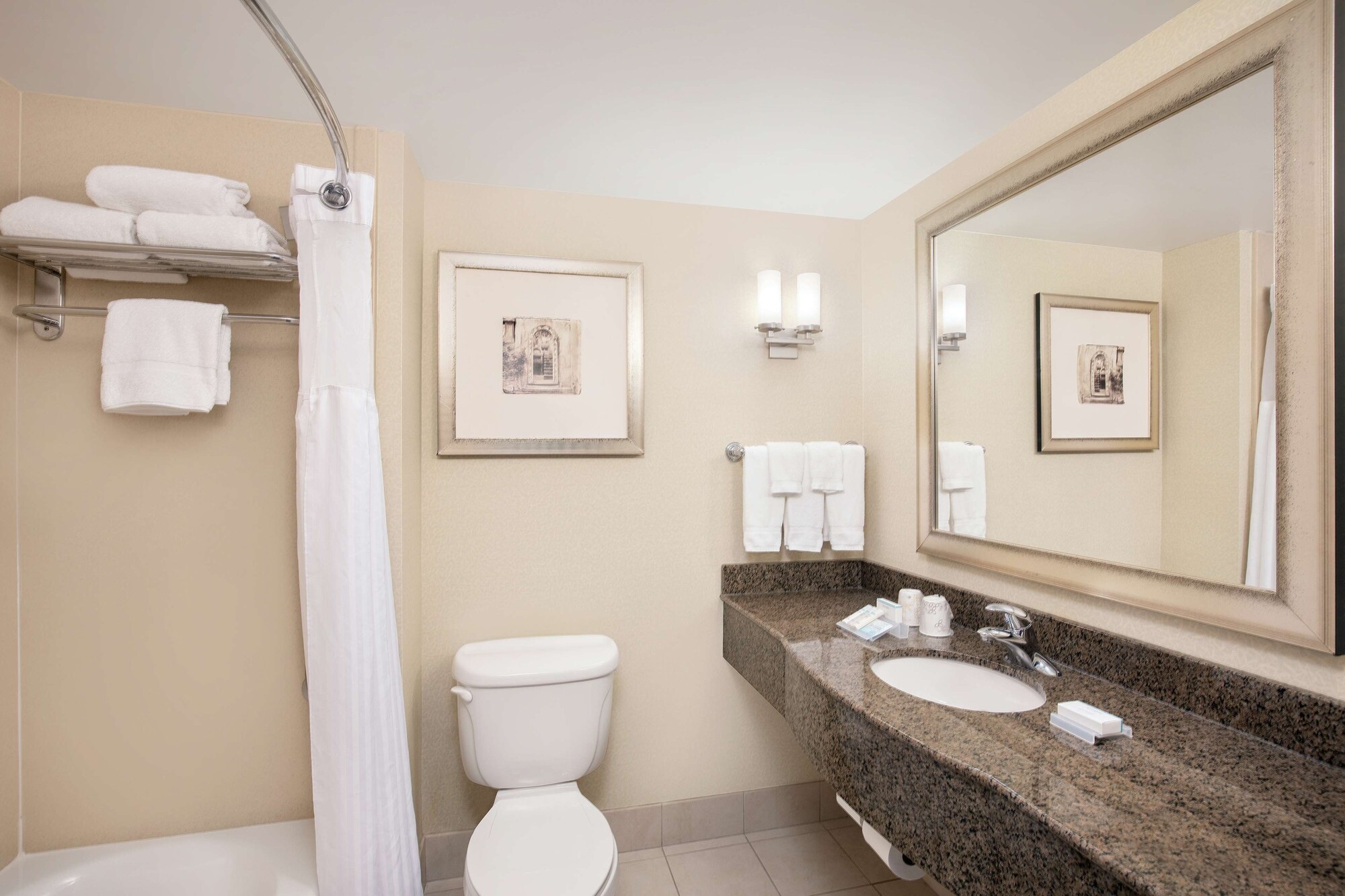 Evolution, 2 Queen Beds، Hilton Garden Inn Richmond Airport 4/5