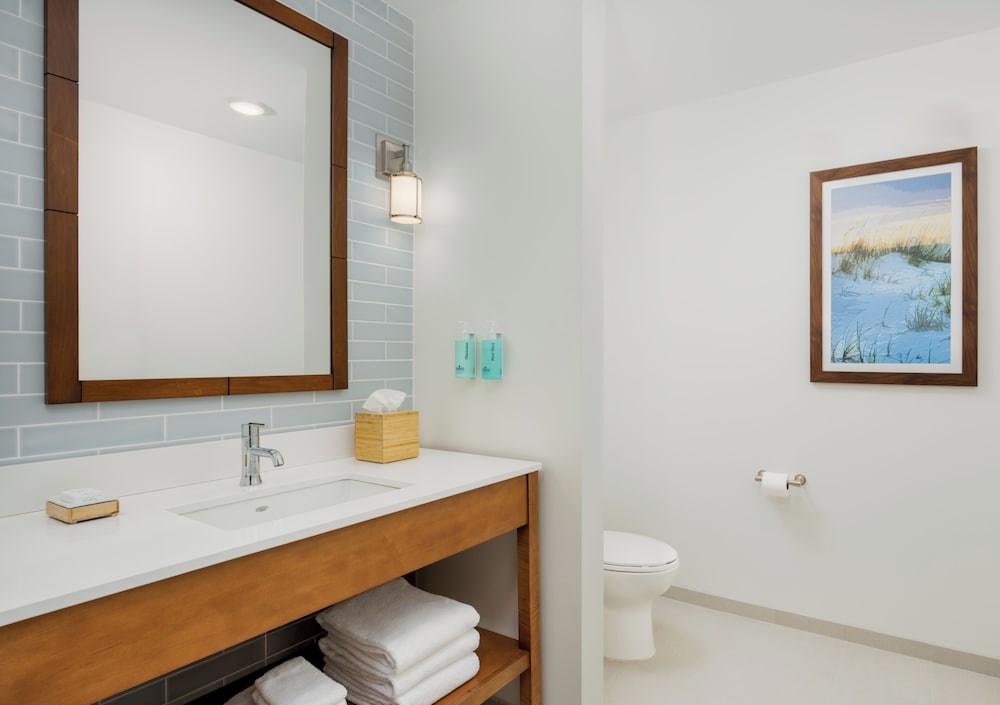 Compass Hotel Beaufort by Margaritaville 43/47