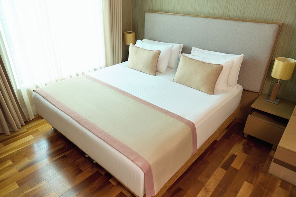 RESIDENTIAL, SUITE