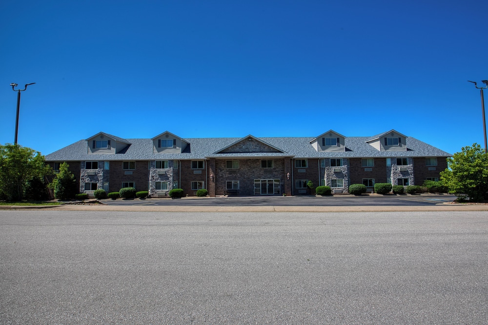 All Towne Suites 3/54