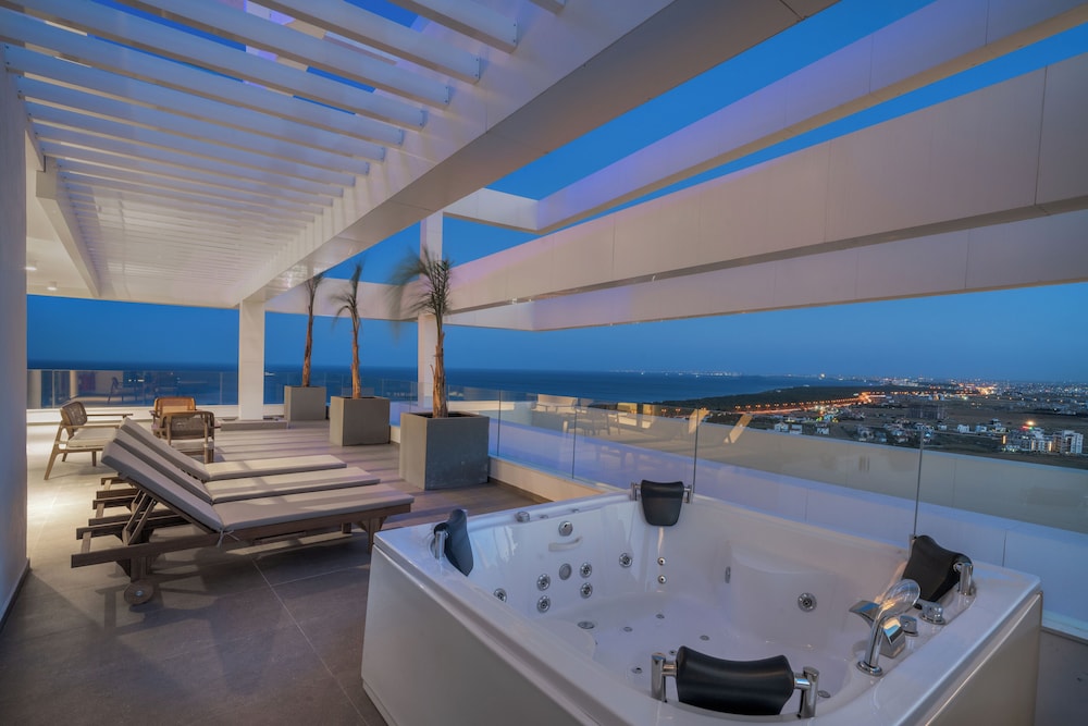 Grand Sapphire Resort 24/50