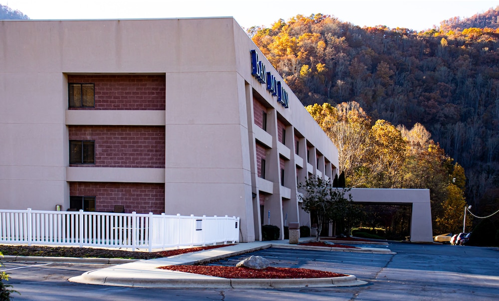 Bay Mountain Inn Cherokee Smoky Mountains 5/45