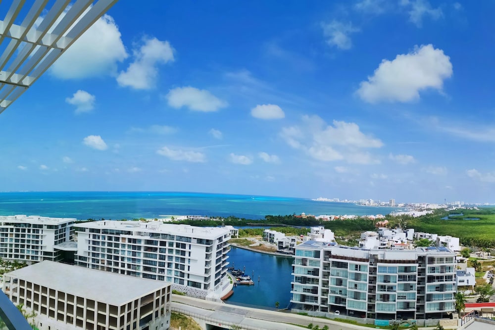 Renaissance Cancun Resort And Marina in CANCUN