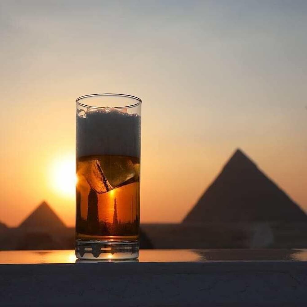 Royal Pyramids Inn 24/50