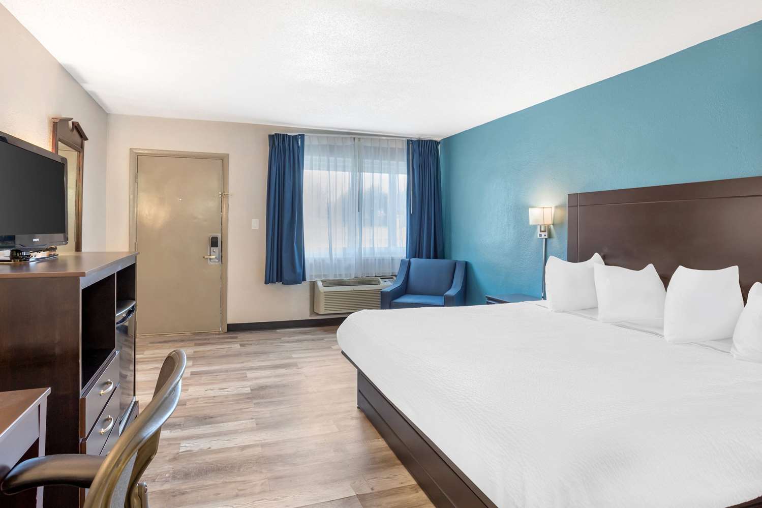 Days Inn by Wyndham Wrightstown 9/50