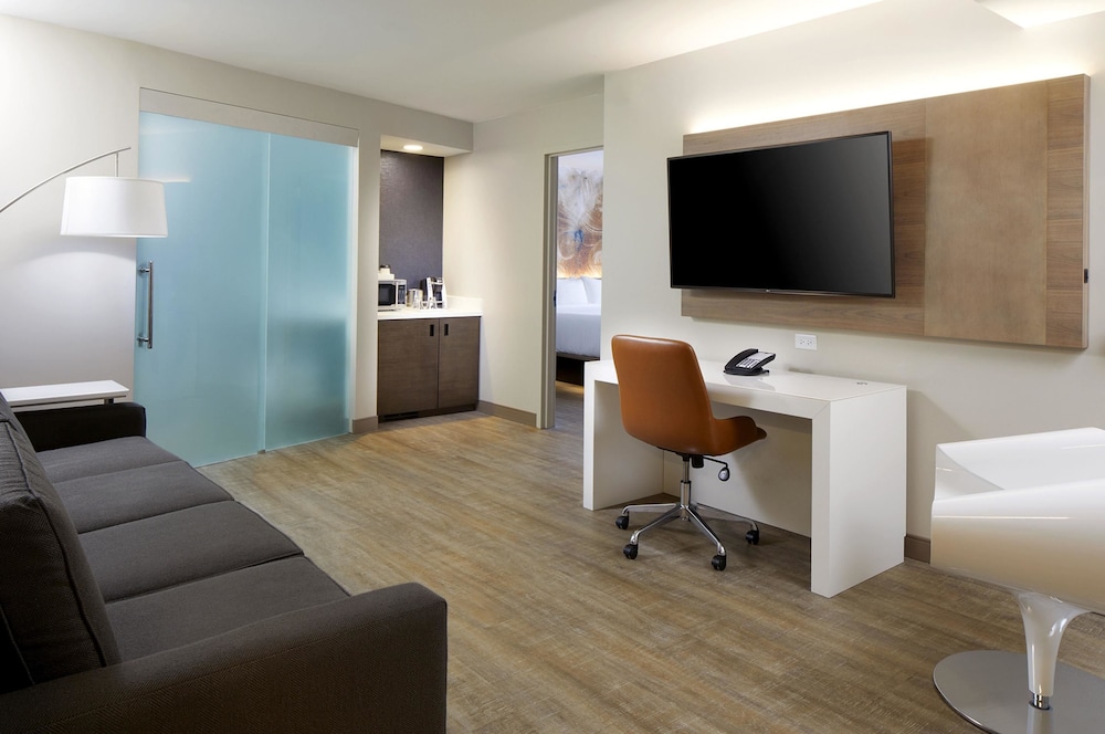 Cambria Hotel Phoenix Chandler Fashion Center 61/62