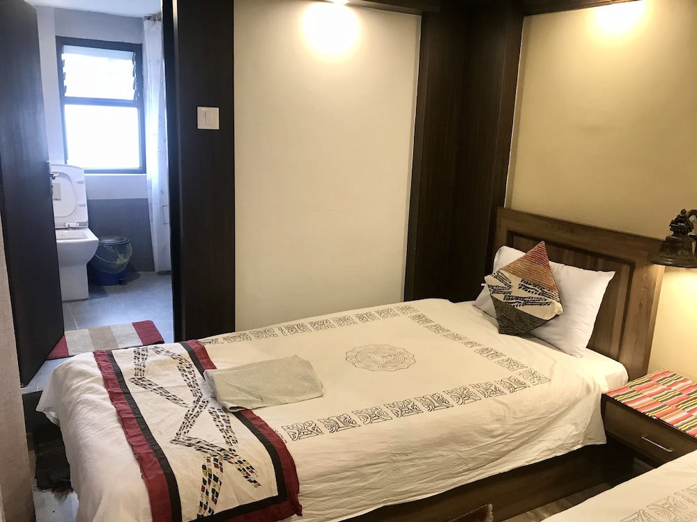 Shiva Guest House 32/50