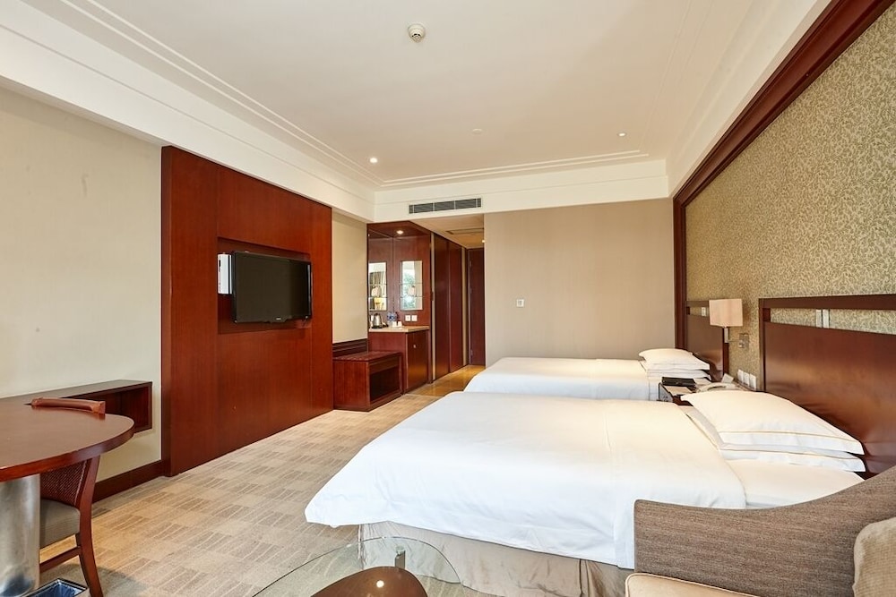 Tongli Lakeview Hotel 11/76