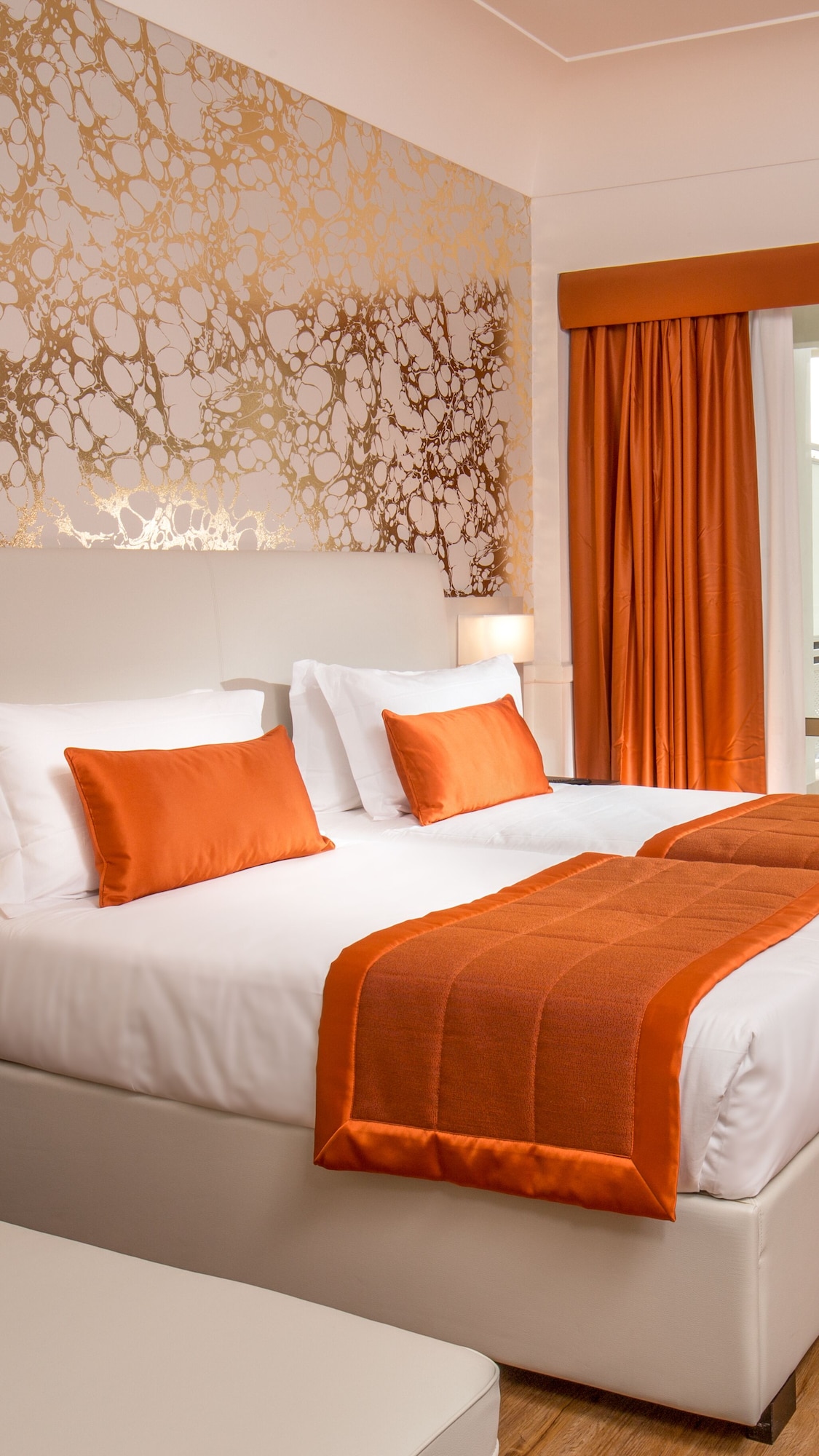 CLASSIC, TWIN BEDS