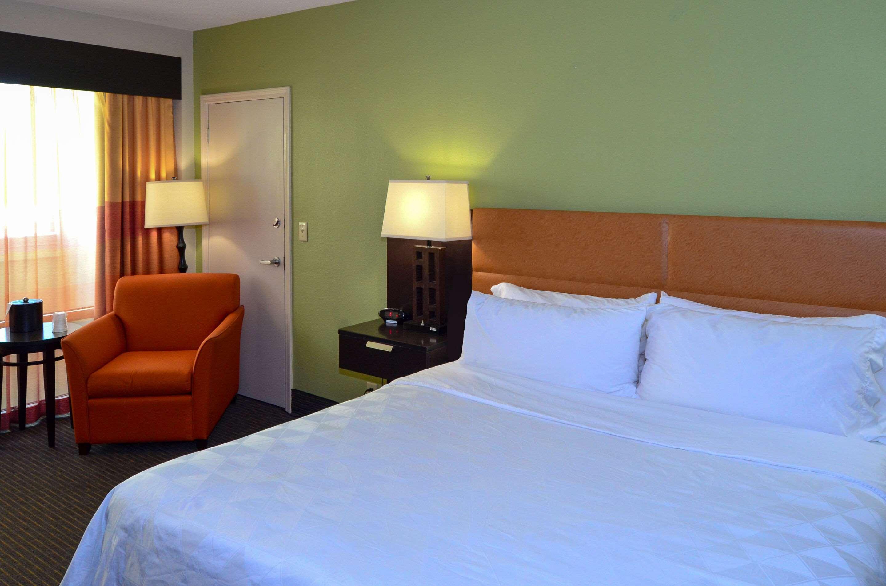 17 West Hotel 7/35