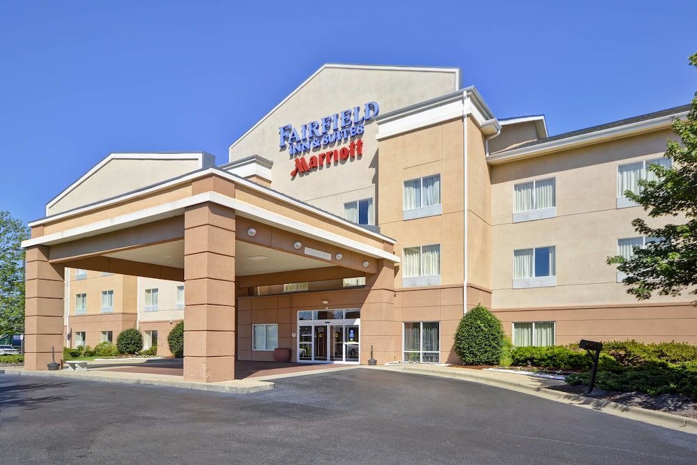 Fairfield Inn Suites Birmingham Fultondale I 65 1/22