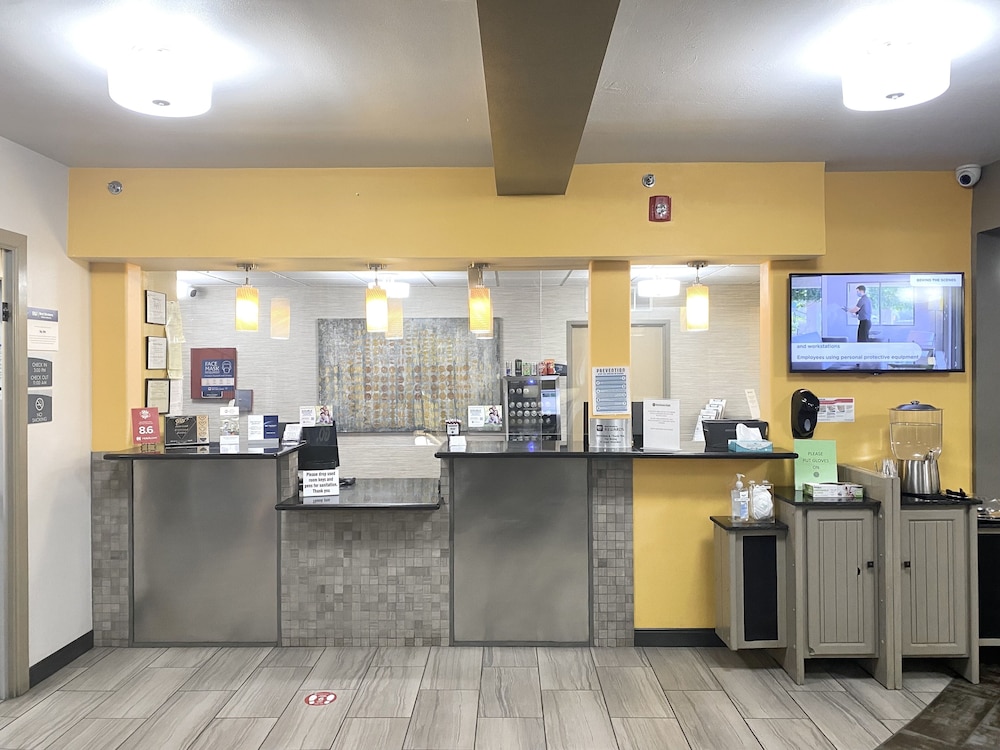 Best Western Plus The Four Corners Inn 7/69