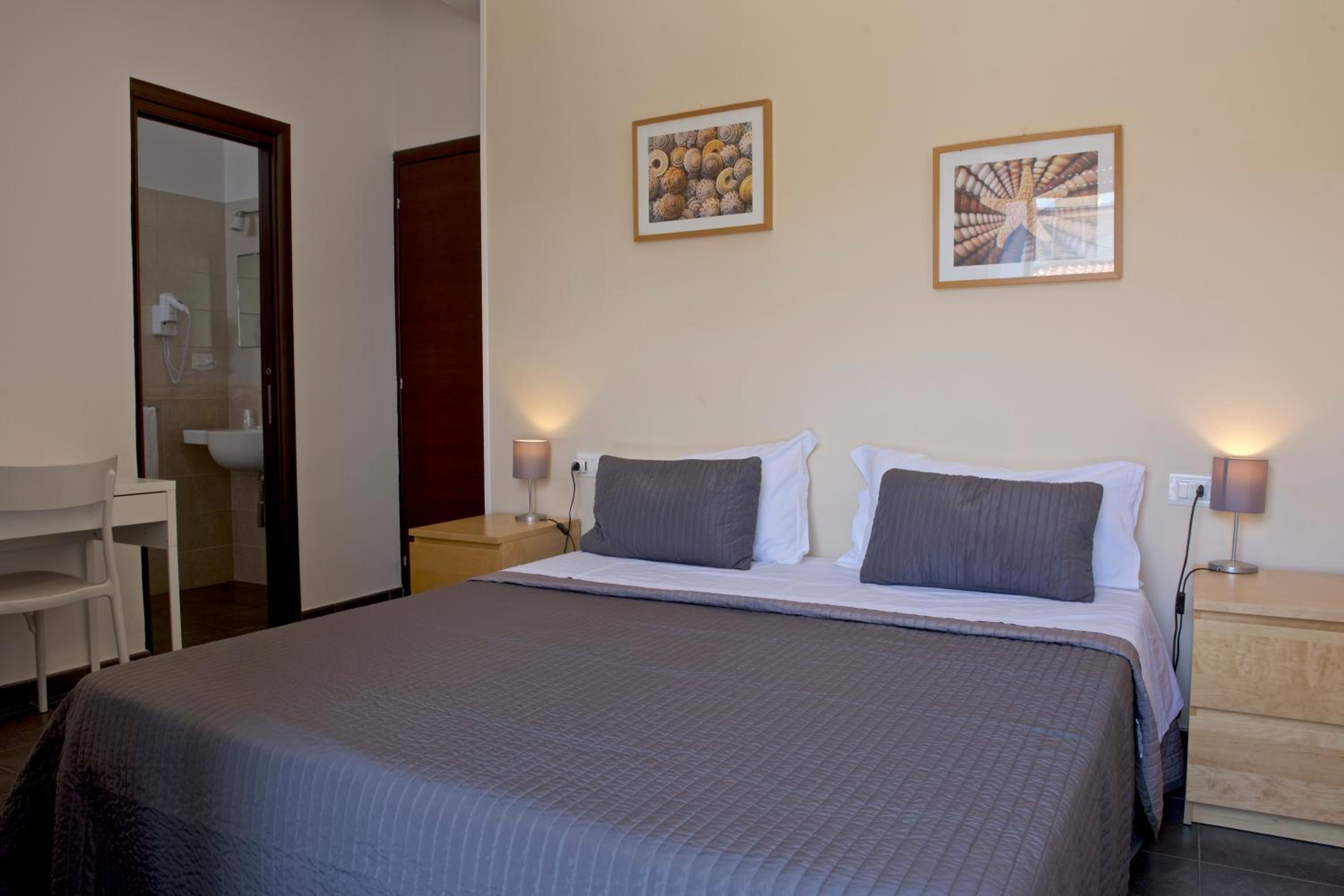 Hotel Centosedici 12/50